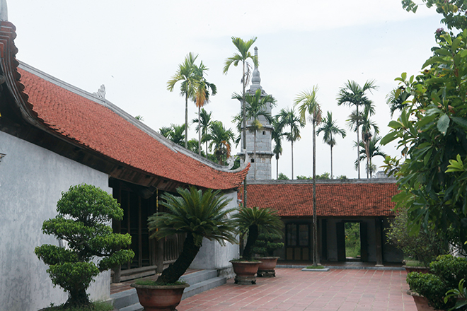 Thầy Thích Thanh Sơn, Trụ trì chùa Bút Tháp (huyện Thuận Thành, Bắc Ninh)&nbsp;cho biết, chùa Bút Tháp được xếp hạng di tích quốc gia từ năm 1962. Nơi đây hiện lưu giữ pho tượng Phật nghìn mắt nghìn tay được Thủ tướng Chính phủ công nhận là bảo vật quốc gia.