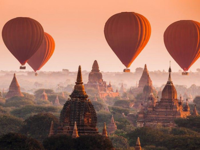 Thành cổ Bagan, Myanmar: Bagan từng là kinh đô của Vương quốc Pagan, tồn tại từ thế kỷ 11-13, nay là khu vực khảo cổ. Cảnh sắc độc đáo nơi đây thể hiện những nét đẹp đặc trưng của nghệ thuật Phật giáo, nhất là các tu viện, những địa điểm hành hương tôn giáo linh thiêng… Ảnh: Shutterstock.