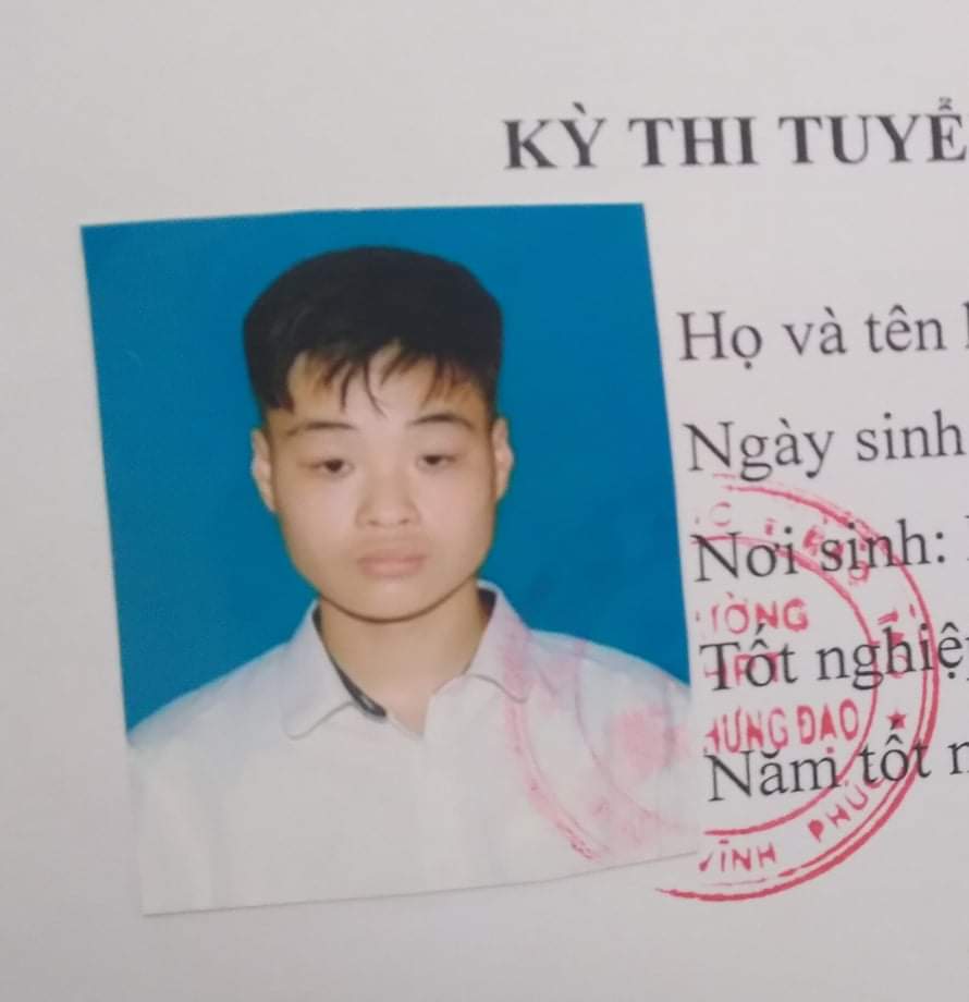 Chân dung Nguyễn Minh Tuấn.