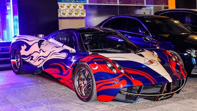 Nếu siêu phẩm Koenigsegg Gemera được đưa về thời gian tới, nó sẽ soán ngôi chiếc xe đắt tiền nhất tại Việt Nam của "thần gió" Pagani Huayra

