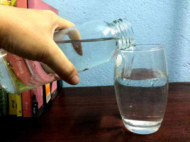 Để đảm bảo an toàn chúng ta nên sử dụng loại thủy tinh dược phẩm hoặc&nbsp;Flint Glass Type - III. Ảnh: NHẬT LINH