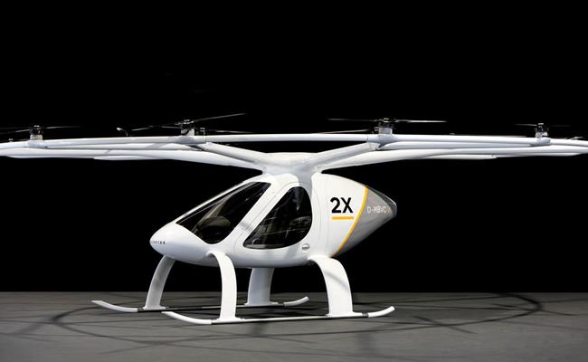 Tầm bay xa nhất 27 km với tốc độ hành trình 70 km/h. Volocopter 2X có thể bay với tốc độ tối đa 100km/h, tải trọng lớn nhất 160kg. Tốc độ cất cánh 3 m/s, tốc độ hạ cánh 2,5 m/s và trần bay trên 2.000m.
