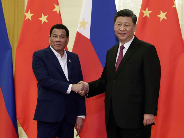 Biển Đông: Tổng thống Philippines bất ngờ quay lại thân thiết với Trung Quốc?