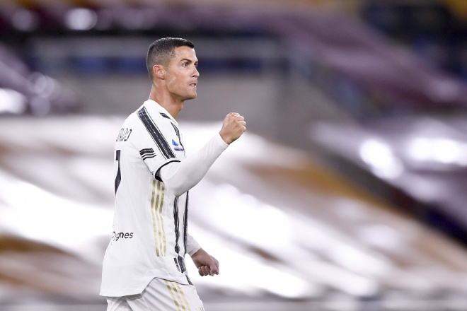 Ronaldo tiếp tục trở thành người hùng của Juventus