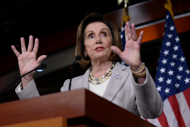 Chủ tịch Hạ viện Nancy Pelosi nhấn mạnh những cáo buộc liên quan đến thuế và nợ của Tổng thống Trump là vấn đề an ninh quốc gia. Ảnh: Reuters