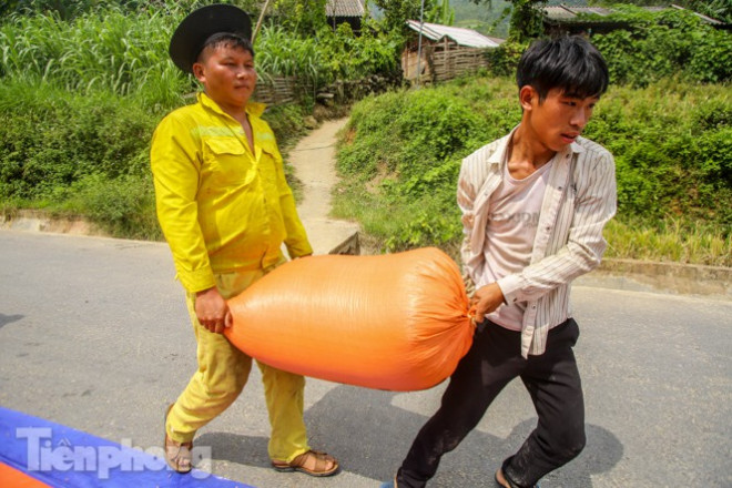 Mê mẩn cảnh sắc &#39;thiên đường&#39; mùa lúa chín ở Sa Pa - 12