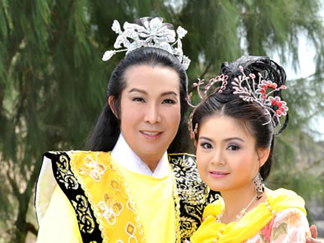 Trinh Trinh từng diễn xuất với nhiều tên tuổi lớn trong làng cải lương. 
