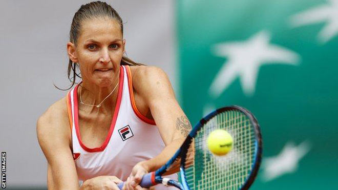 Karolina Pliskova vất vả giành vé đi tiếp