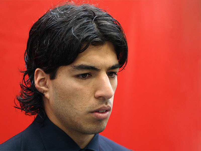 Luis Suarez: Siêu sao đáng thương hay kẻ phản diện bị ghét bỏ? - 6