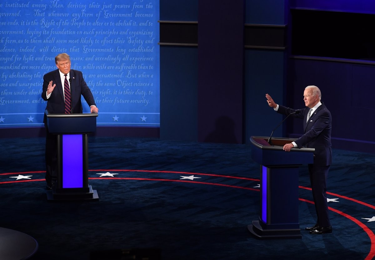 Tổng thống Trump và ông Biden gay gắt trong cuộc tranh luận đầu tiên (ảnh: CNN)