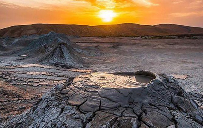 Núi lửa bùn ở Azerbaijan - 1