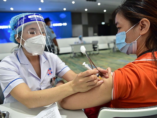 TP.HCM đã hoàn thành đúng kế hoạch đợt tiêm chủng thứ 4. Ảnh: Hồng Lam