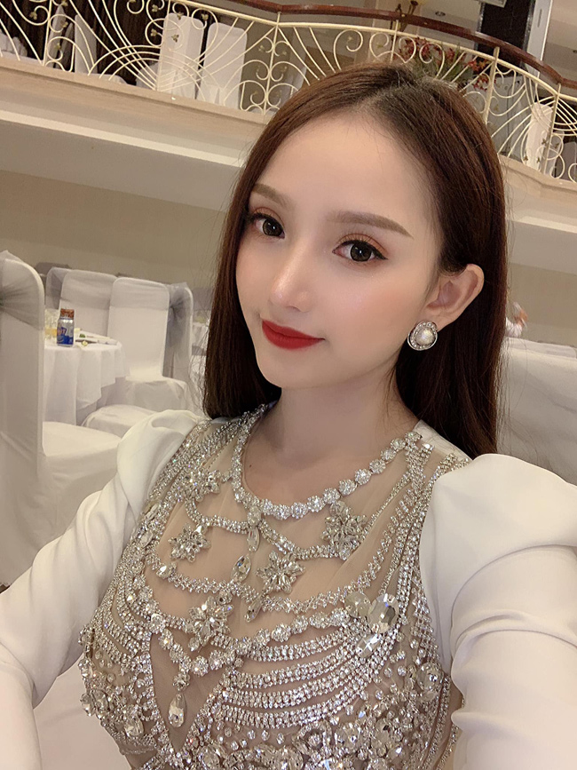 Hot girl Gia Lai rất kín tiếng về cuộc sống cá nhân. 
