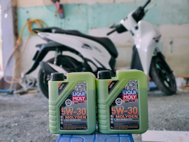 Người dùng nên lựa chọn đúng loại sản phẩm dành cho xe máy. Ảnh: NHẬT PHẠM