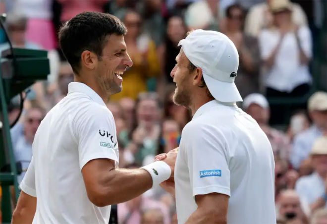 Djokovic chơi đầy bản lĩnh trong&nbsp;những phút giây khó khăn khi tái đấu Kudla ở Wimbledon sau 2 năm