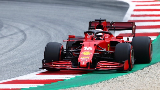 Ferrari nằm trong top 3 của FP1