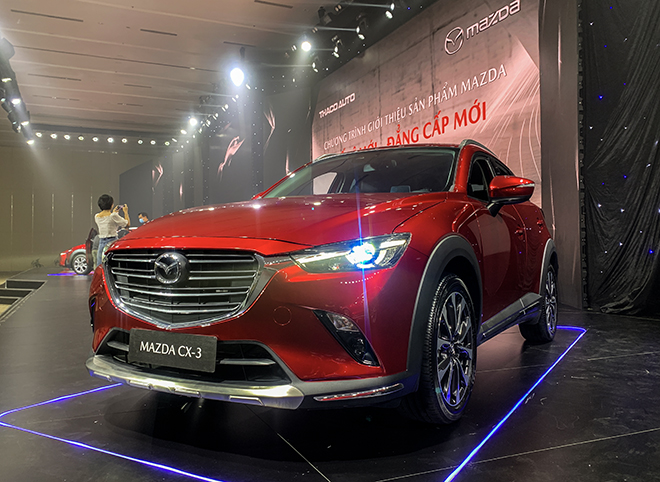 Bên cạnh những mẫu xe giảm sâu cả trăm triệu thì tân binh Mazda CX-3 2021 mới ra mắt khách hàng Việt hồi tháng 4&nbsp;vừa qua chỉ được giảm 10 triệu đồng, nhưng dù sao thì có vẫn hơn không.