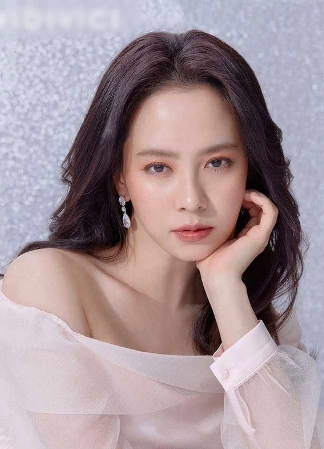 Cho đến thời điểm hiện tại, sự nghiệp diễn xuất của Song Ji Hyo vẫn không quá nổi bật.
