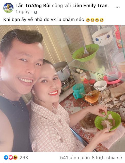 "Ông chú" Tấn Trường chính là "ngôi sao mạng xã hội", thường xuyên cập nhật Facebook.