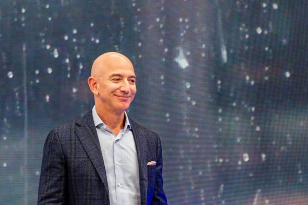 Choáng với số tiền Jeff Bezos sở hữu sau khi quyết định về hưu - 1