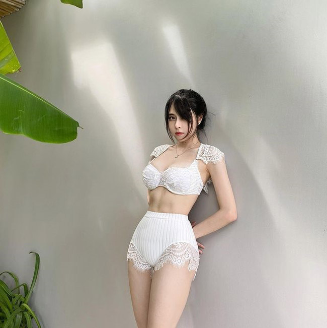 Từ một cô gái béo mập, Bích Hạnh trở thành hot girl sở hữu vóc dáng đẹp như tượng tạc.&nbsp;
