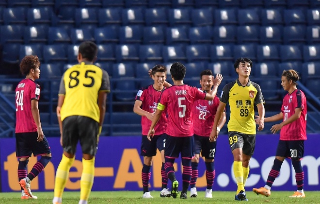 Cerezo Osaka (áo hồng) đại thắng Guangzhou FC 5-0 và tràn trề cơ hội giành vé đi tiếp