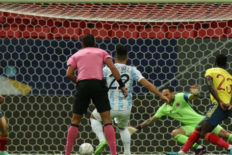 Video Argentina - Colombia: Giằng co kịch tính, người hùng đá penalty (Bán kết Copa America)