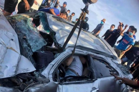 Công an thông tin vụ tai nạn xe tải đè bẹp ô tô con ở Hưng Yên