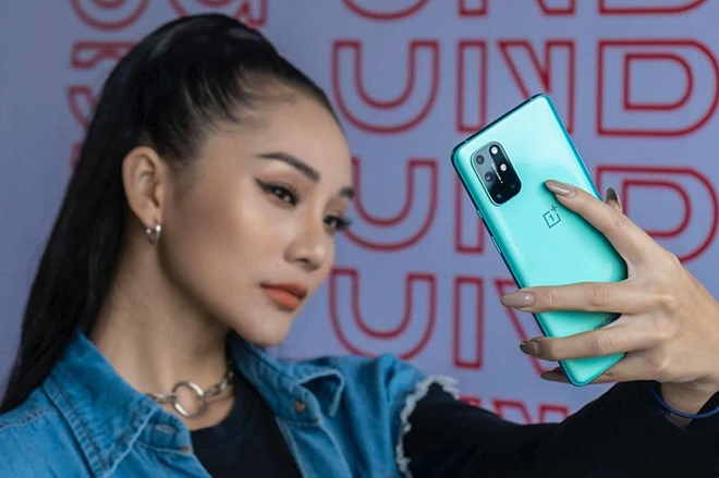 OnePlus 8T trở nên hấp dẫn với mức giá 16 triệu cùng loạt quà tại CellphoneS