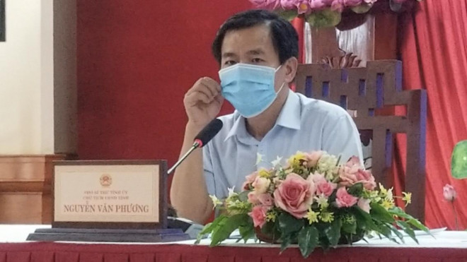 Ông Nguyễn Văn Phương chủ trì họp báo