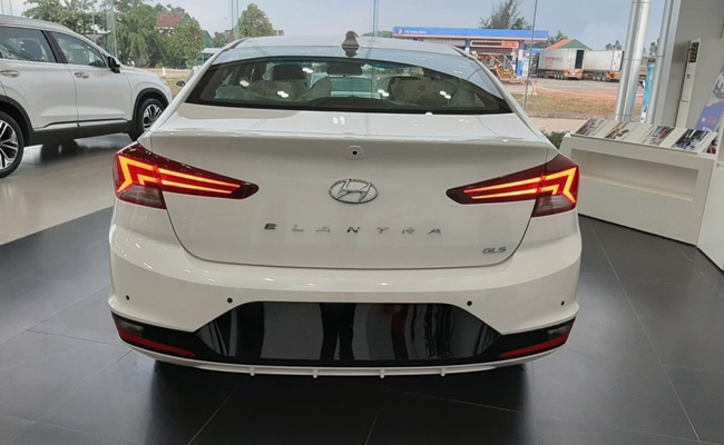 Giá xe Hyundai Elantra mới nhất tháng 7/2021 đầy đủ các phiên bản - 6