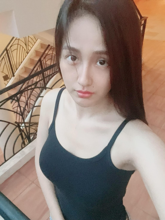 Mai Phương Thúy đăng ảnh selfie tự nhận bản thân như cú vọ