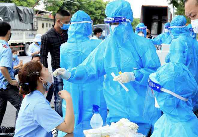 CDC tỉnh Hà Nam lấy mẫu xét nghiệm phòng chống dịch Covid-19