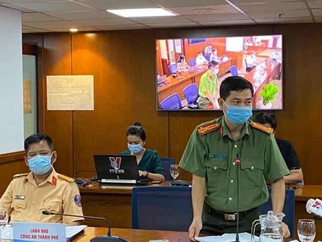 Thượng tá Lê Mạnh Hà, Phó trưởng Phòng tham mưu Công an TP HCM trả lời báo chí ngày 10-7