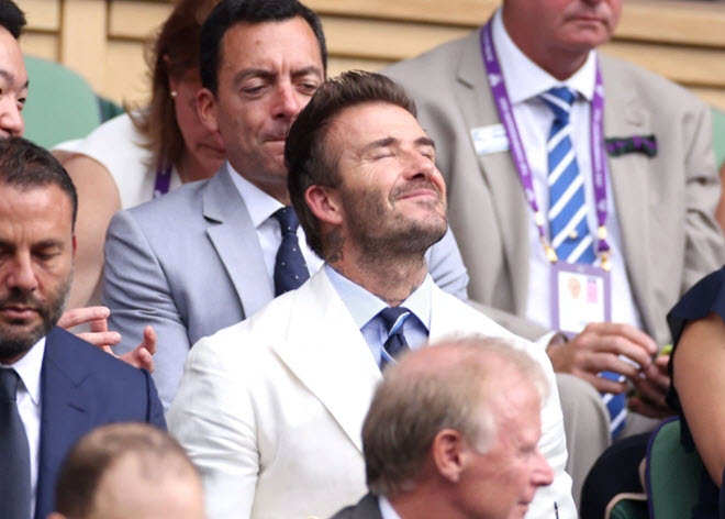 Beckham ăn vận bảnh bao gây “náo loạn” Wimbledon, làm “lu mờ” Djokovic - 8