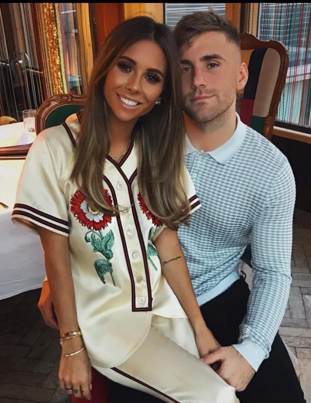 Anouska Santos, bạn gái hậu vệ Luke Shaw.