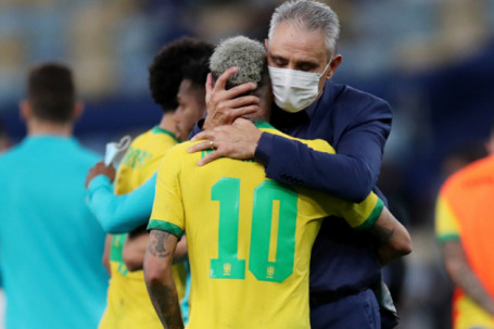 Thầy Neymar tiết lộ lí do Brazil thành cựu vương Copa America