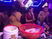 Pháp luật - Phú Thọ: 14 nam, nữ “mở tiệc” ma tuý trong quán karaoke