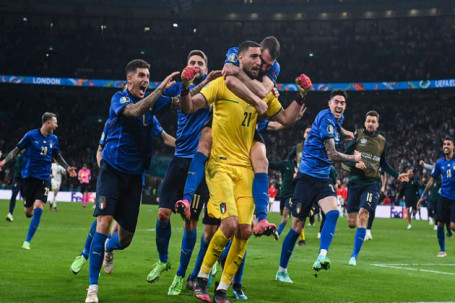 Nghẹt thở 4 loạt luân lưu chấn động EURO: Italia "lên đỉnh", Pháp bị loại cực sốc