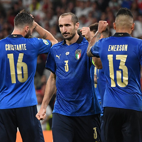 Italia vô địch EURO: Rũ bùn đứng dậy, trở lại làm trùm bóng đá châu Âu - 9