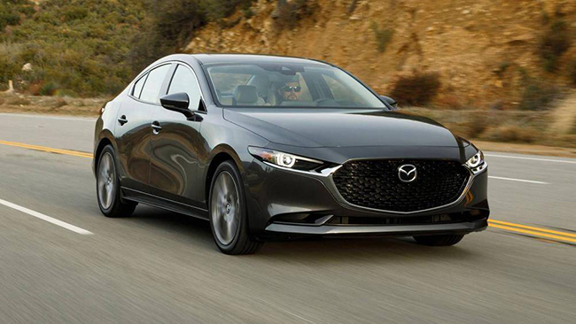 6. Mazda3 2021 (giá khởi điểm: 20.650 USD, điểm an toàn: 9,9/10)
