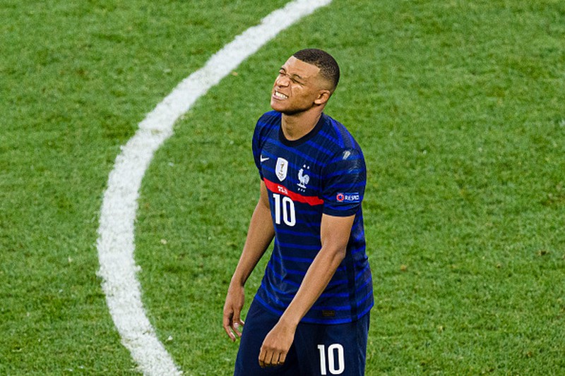 Mbappe là nỗi thất vọng tột cùng, ngoài đá hỏng phạt đền Pháp bị loại, "Đứa con thần gió", hay "Tiểu Pele" chỉ là cái bóng mờ nhạt.