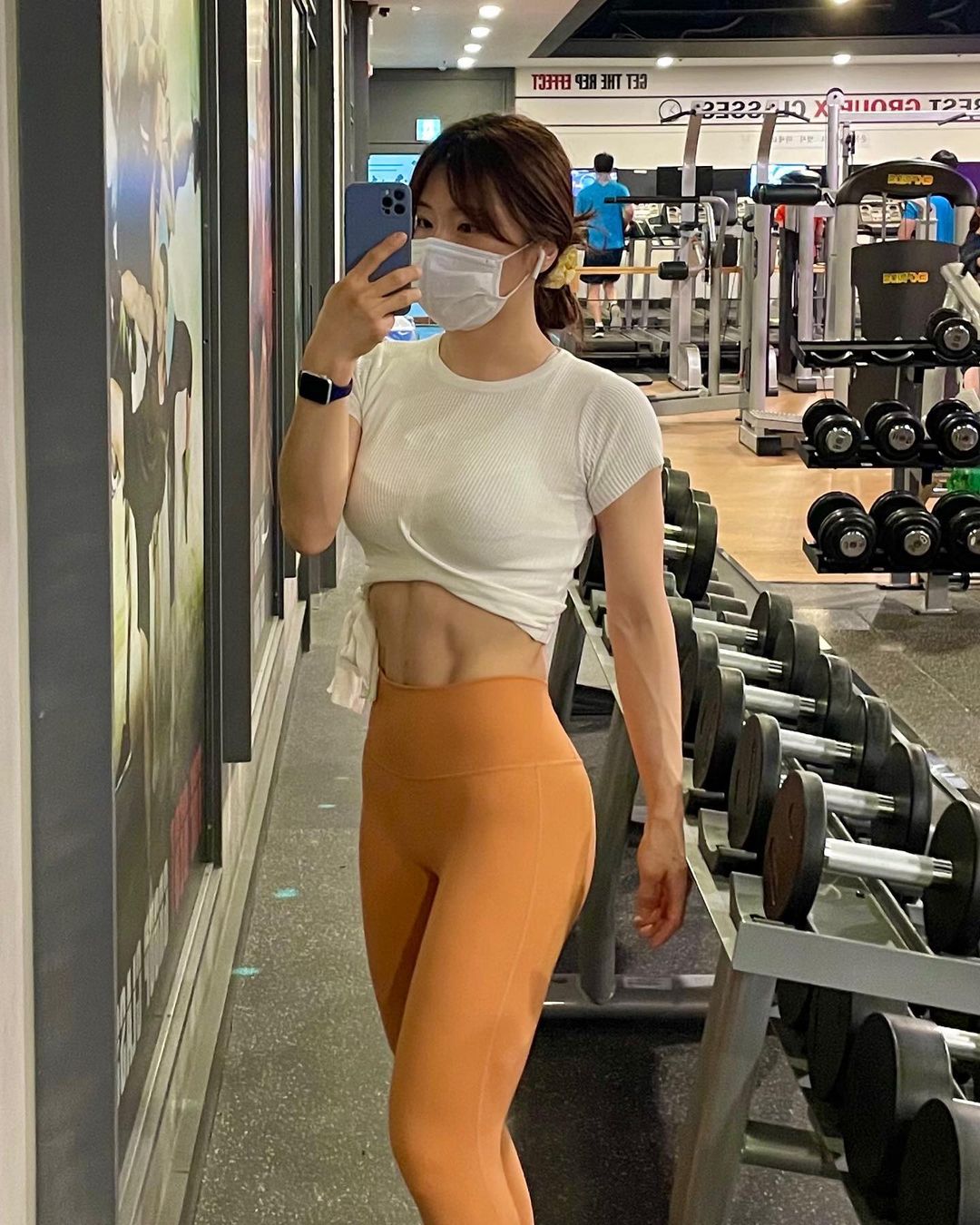 Lee Harim khuyên mọi người dành&nbsp;thời gian tập gym vì tốt cho chính mình.