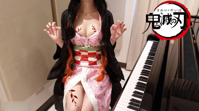 Pan Piano luôn gây chú ý với những bộ cosplay vô cùng gợi cảm