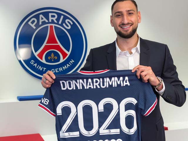 Donnarumma trong ngày ra mắt PSG