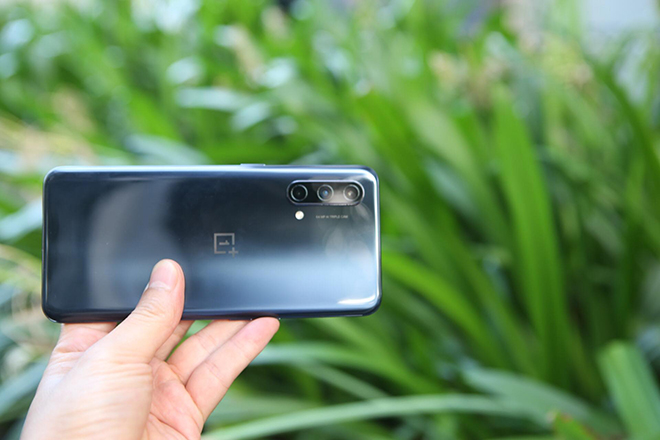 OnePlus Nord CE 5G có 3 camera sau đủ dùng.