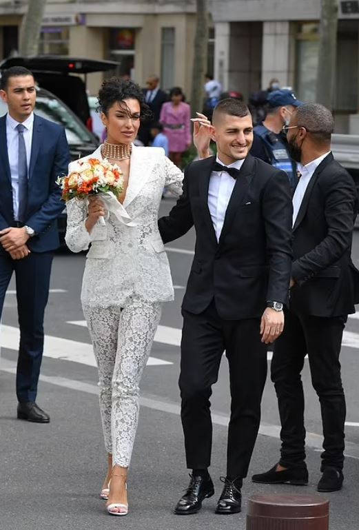 Jessica năm nay 29 tuổi. Cô xuất hiện công khai cùng Verratti ở sự kiện F1 Monaco Grand Prix vào năm 2019.&nbsp;Cô khá nổi tiếng trên mạng xã hội, có một tài khoản Instagram với hơn 300.000 người theo dõi.