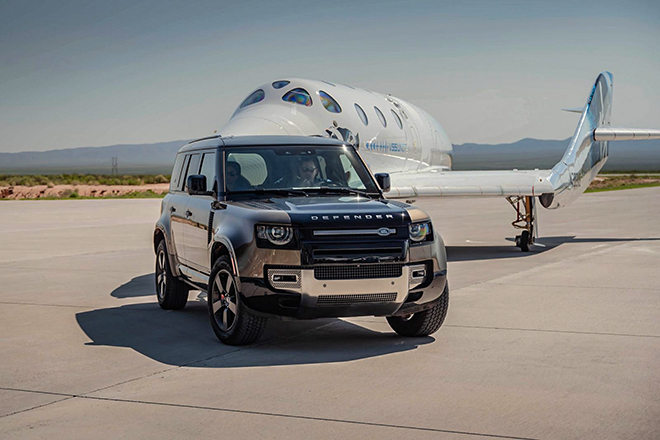 Land Rover hỗ trợ Virgin Galactic trong chuyến bay vào không gian đầu tiên - 1
