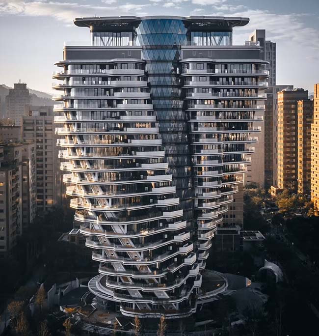 Bức ảnh chóng mặt này cho thấy tòa nhà chung cư Tao Zhu Yin Yuan ở Đài Bắc, Đài Loan. RK nói: “Kiến trúc là nghệ thuật thị giác và các tòa nhà nói lên điều đó”. 
