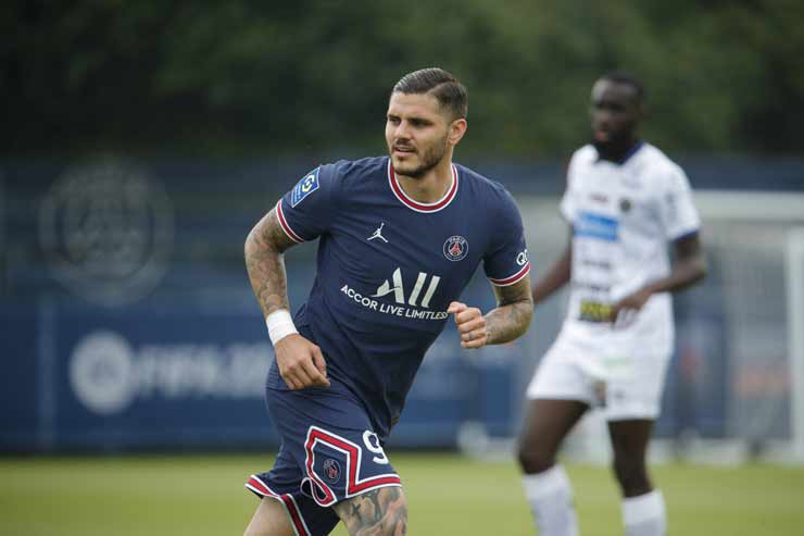 Icardi ghi bàn mở tỷ số cho PSG trên chấm đá phạt đền khi đối đầu Chambly